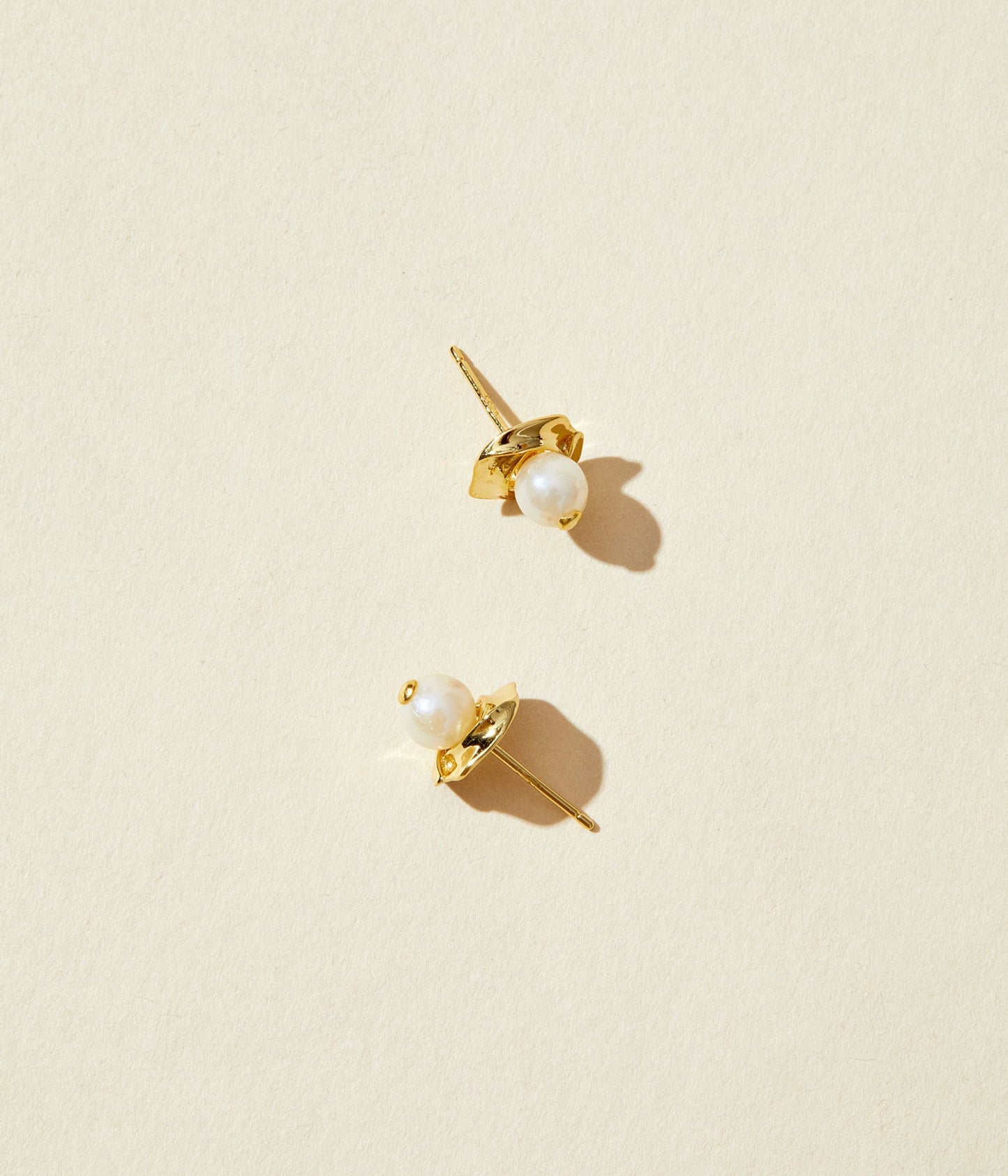 Serene pearl Earring