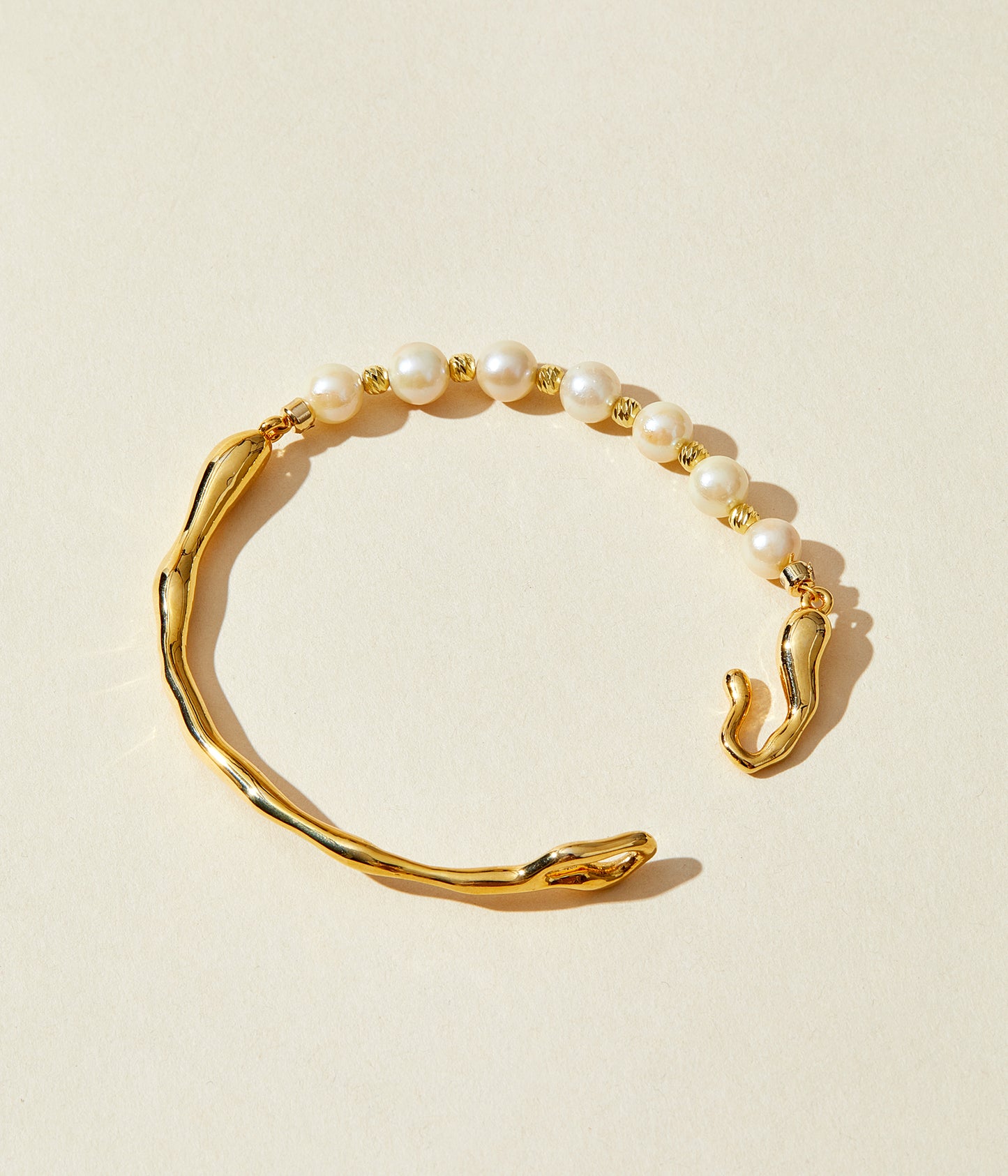 Anomalous Pearl Bracelet - Gold