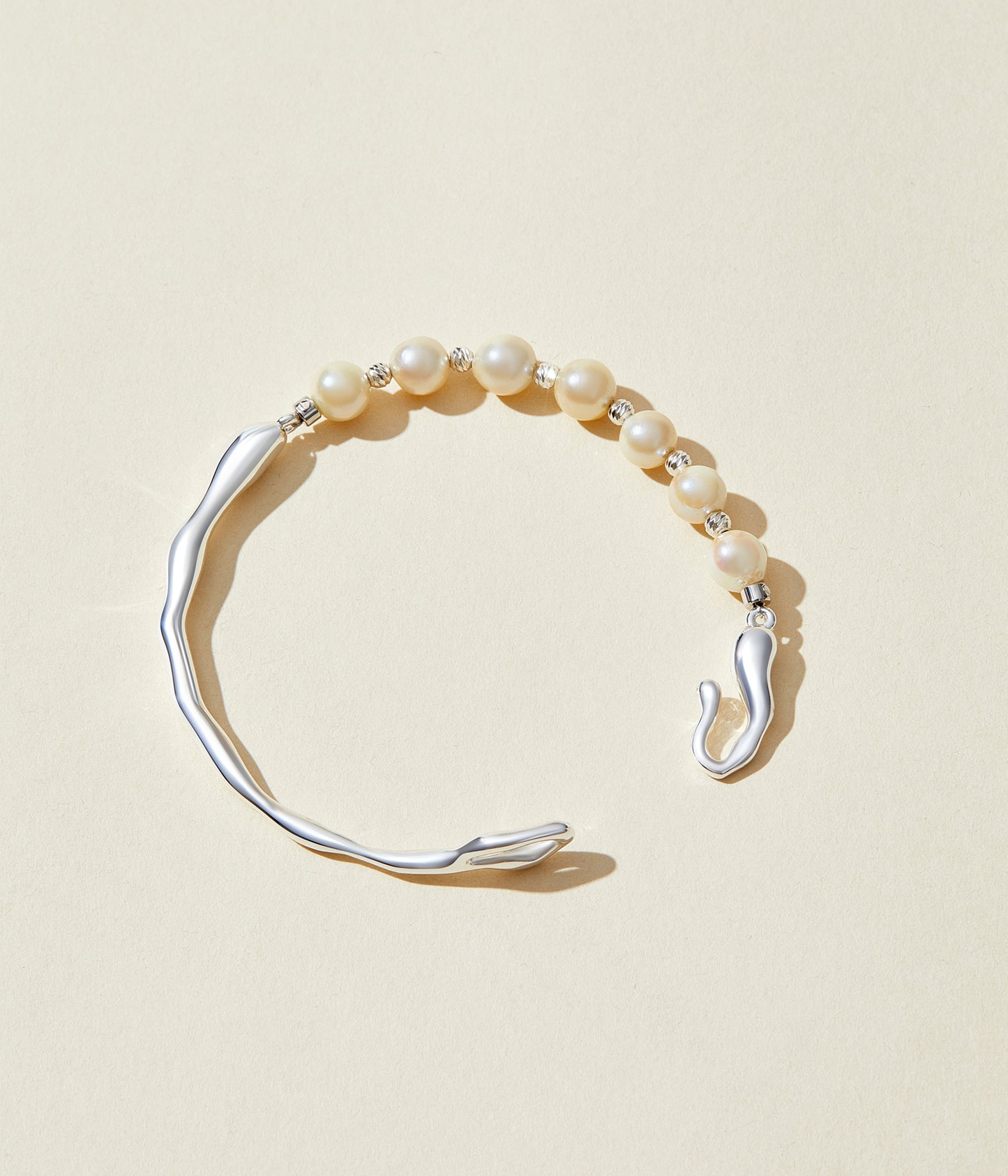 Anomalous Pearl Bracelet - Silver