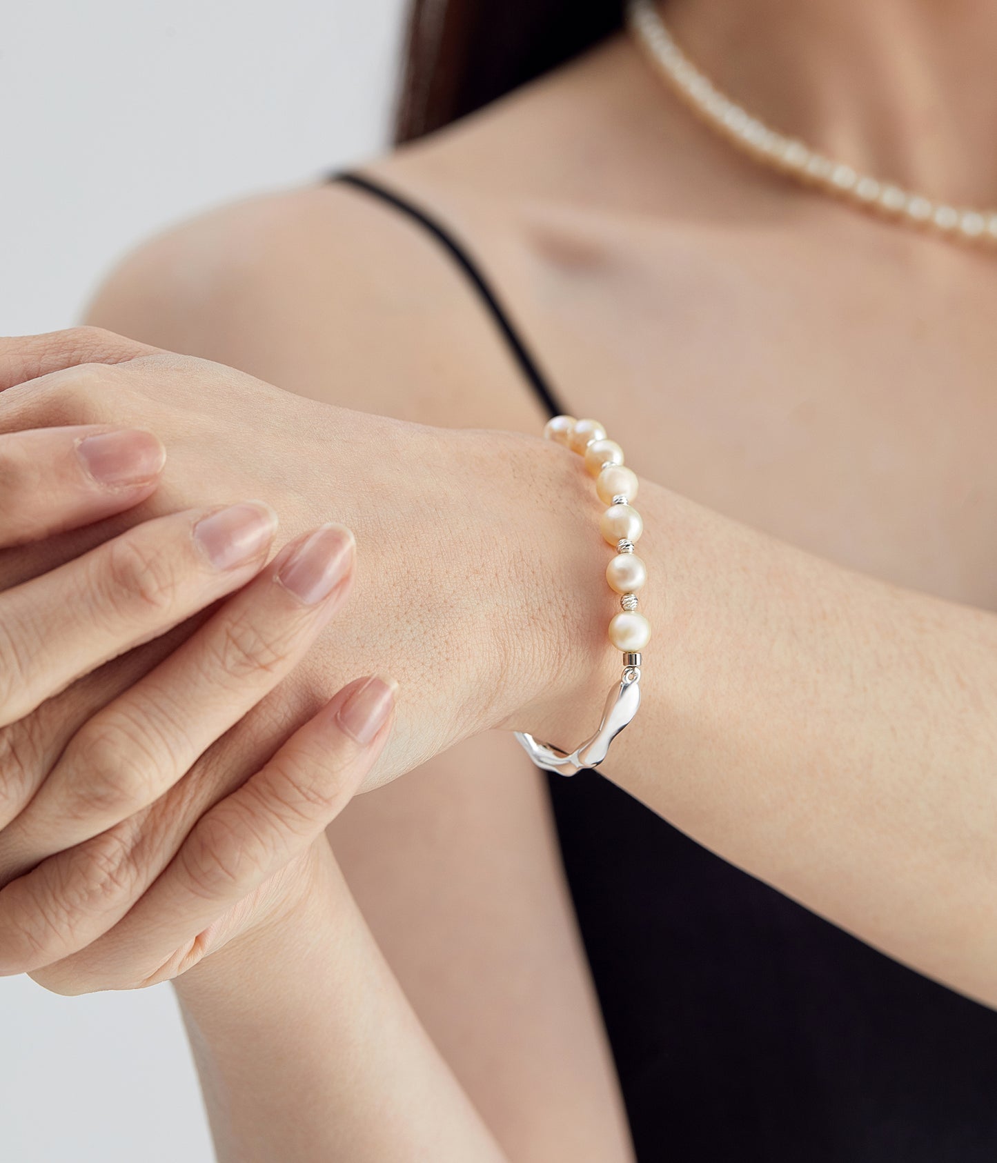 Anomalous Pearl Bracelet - Silver