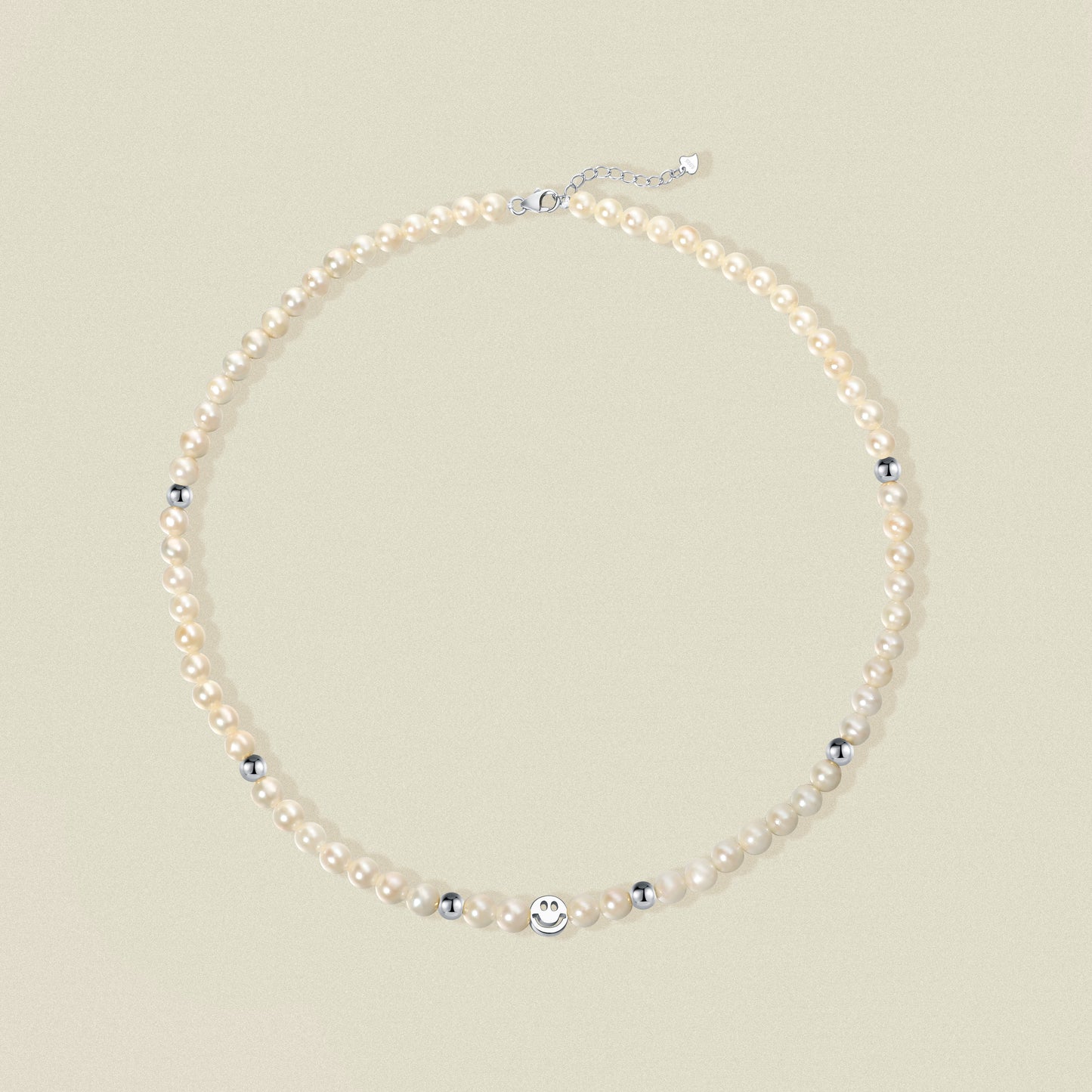 Smiley Pearl necklace