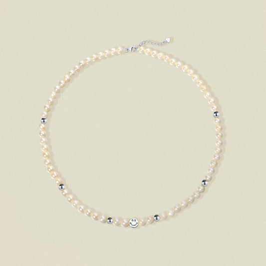 Smiley Pearl necklace